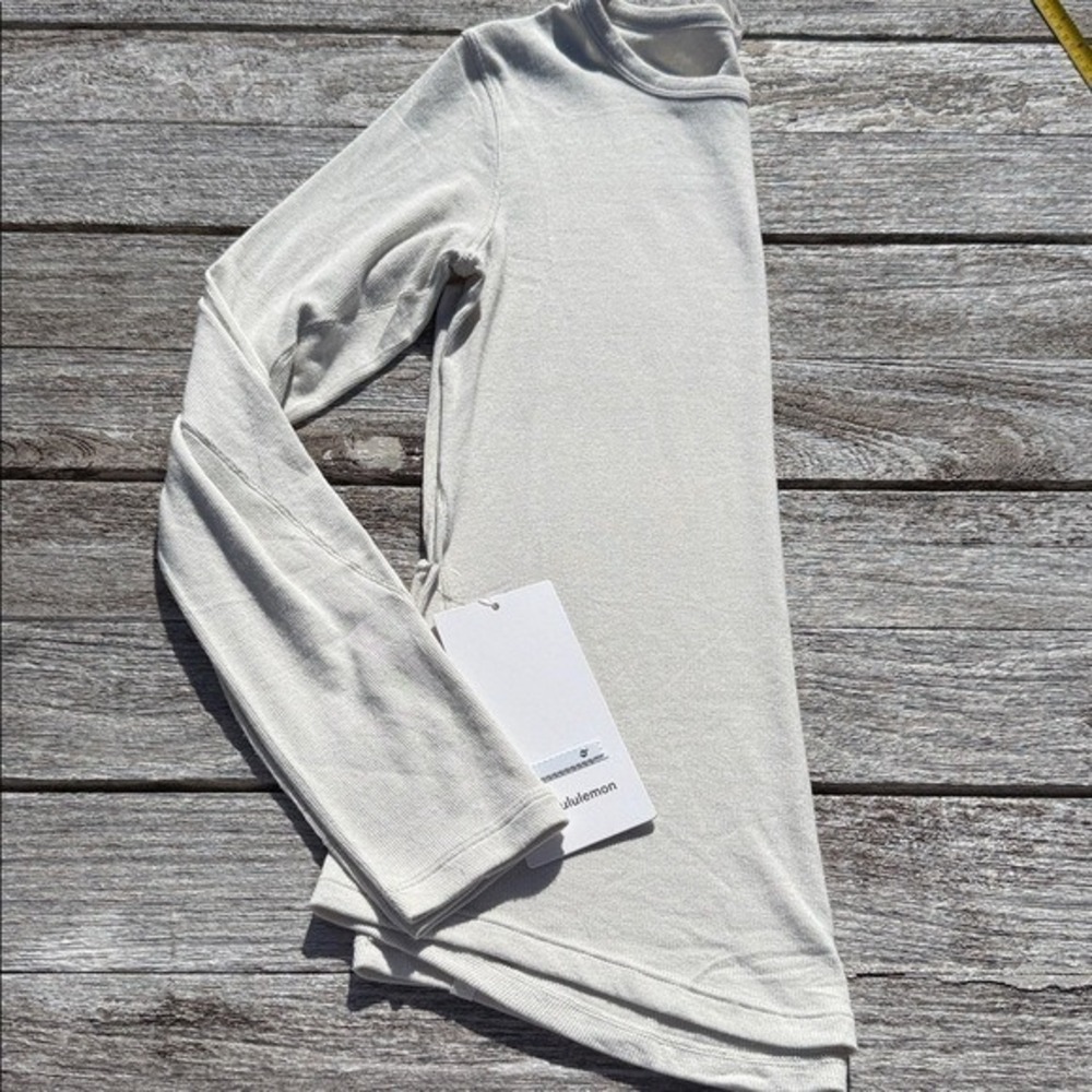 Lululemon Hold Tight Long-Sleeve Shirt bone neutral size 8 NWT
